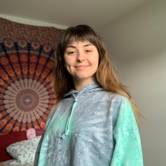 Meet your Posher, Thalia - Picture 2 of 4